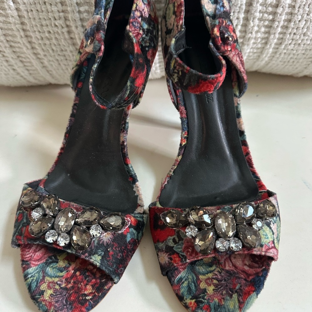 NWOT Anthropologie Raphaella Booz Floral Embellished Women's Heels Sz 10 - Picture 8 of 13